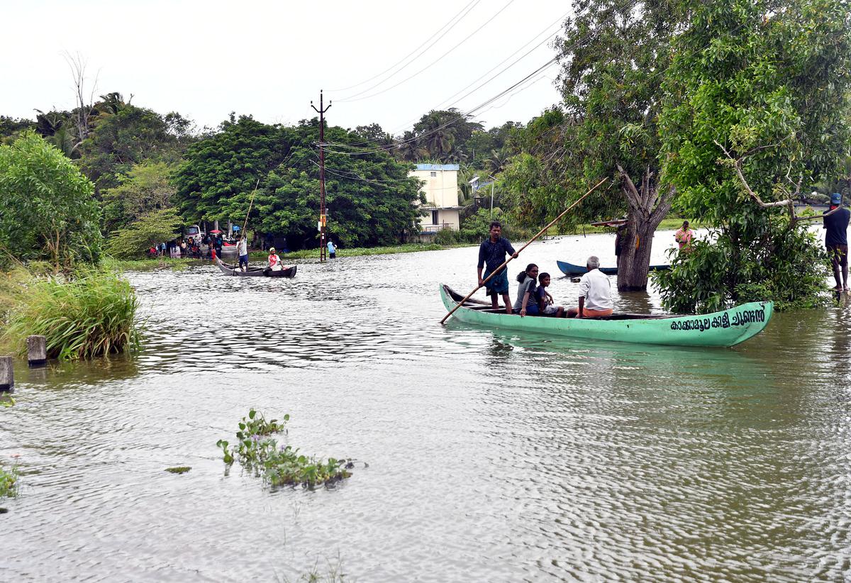 बाढ़ प्रवण क्षेत्रों में बस्तियों का विस्तार